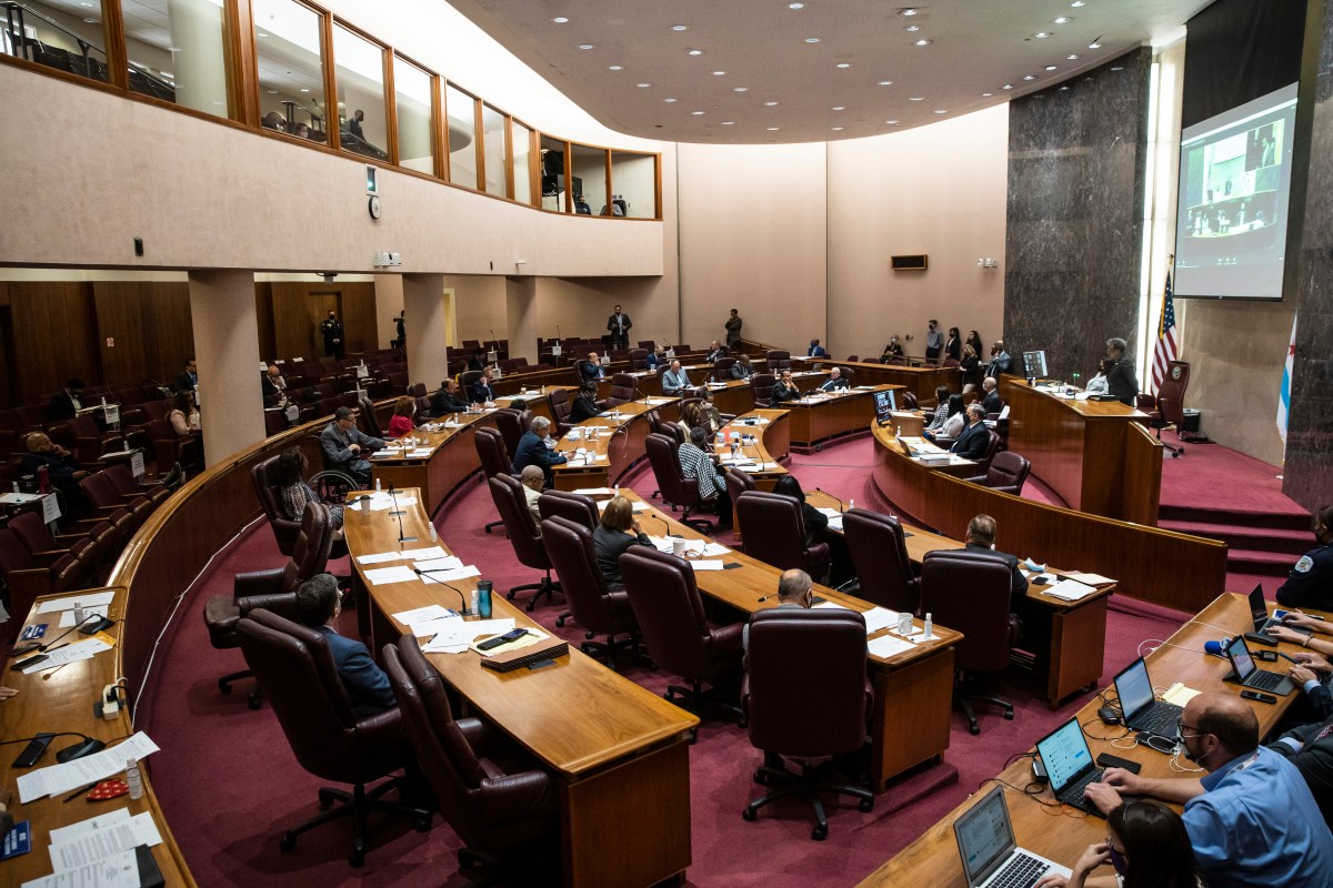 Alderpeople call for hearings on Chicago police U visa certification program following Injustice Watch investigation